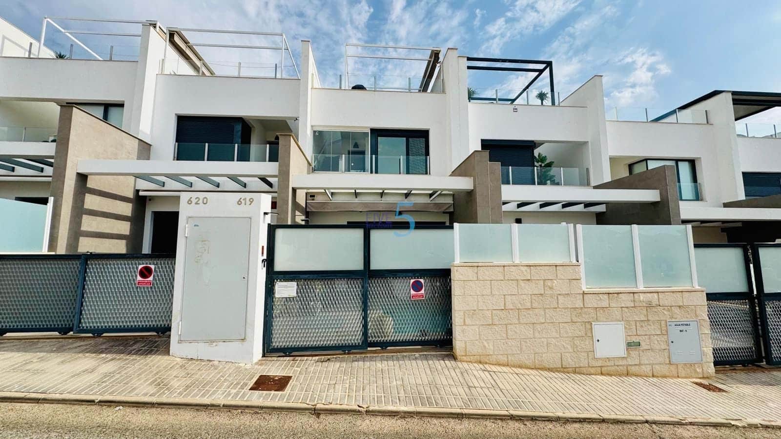 3 soveværelse Byhus til salg i Villamartin med swimmingpool garage - € 349.999 (Ref: 9181840)