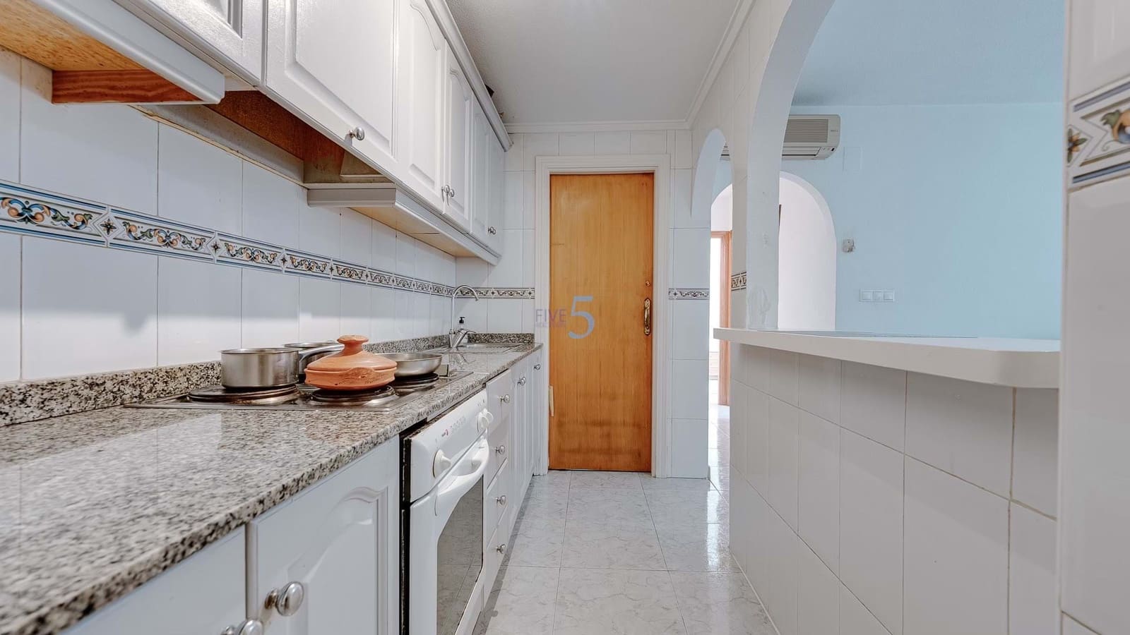 2 soverom Leilighet til salgs i La Zenia med svømmebasseng garasje - € 164 000 (Ref: 9183180)