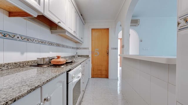 Apartamento de 2 habitaciones en La Zenia, Orihuela en venta con piscina garaje - 164.000 € (Ref: 9183180)