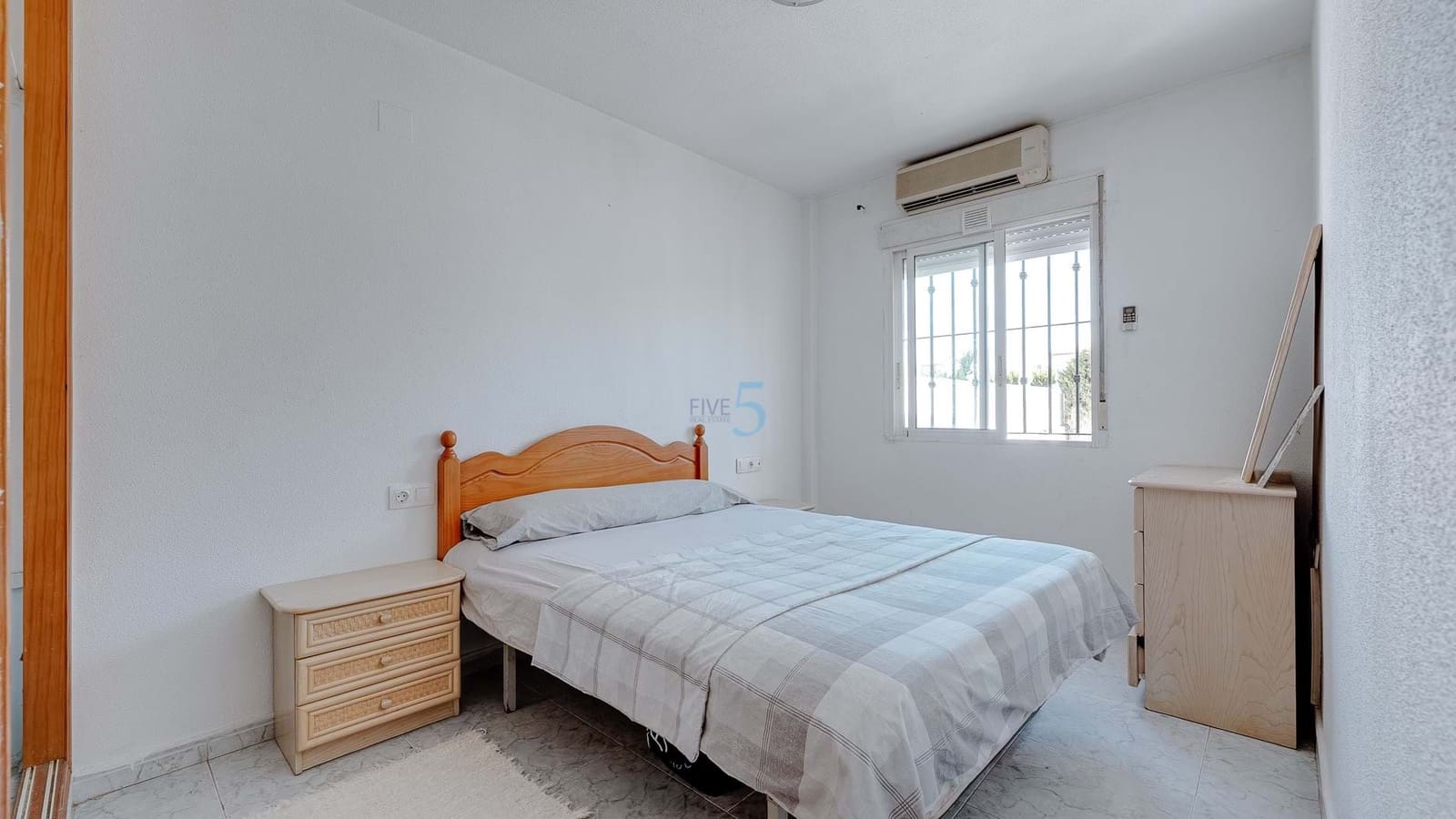 2 soverom Leilighet til salgs i La Zenia med svømmebasseng garasje - € 164 000 (Ref: 9183180)