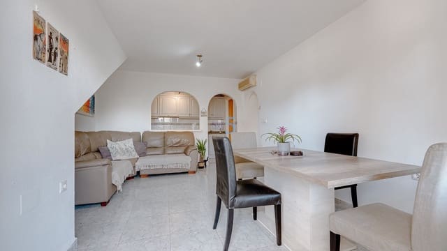 Apartamento de 2 habitaciones en La Zenia, Orihuela en venta con piscina garaje - 164.000 € (Ref: 9183180)