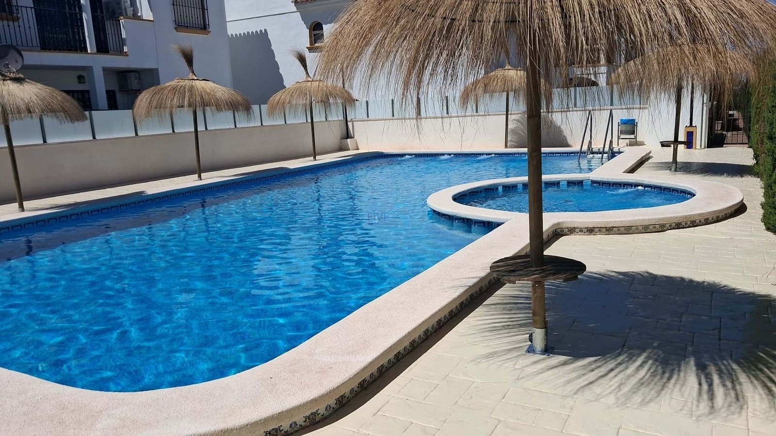 2 soveværelse Lejlighed til salg i La Zenia med swimmingpool garage - € 150.000 (Ref: 9183180)