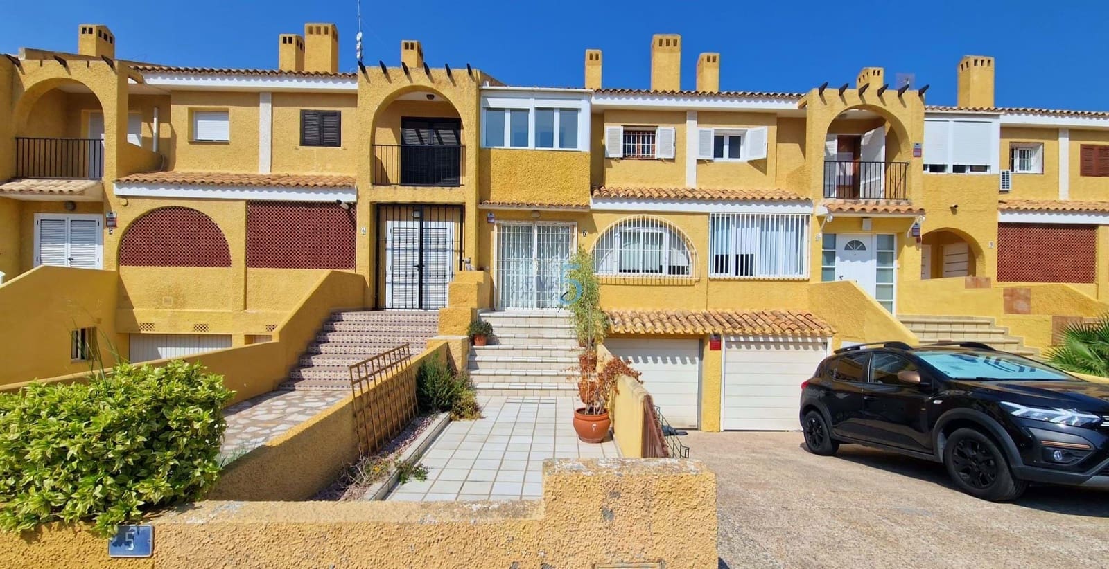 Casa de 3 habitaciones en Cabo Roig en venta con piscina garaje - 299.000 € (Ref: 9187773)