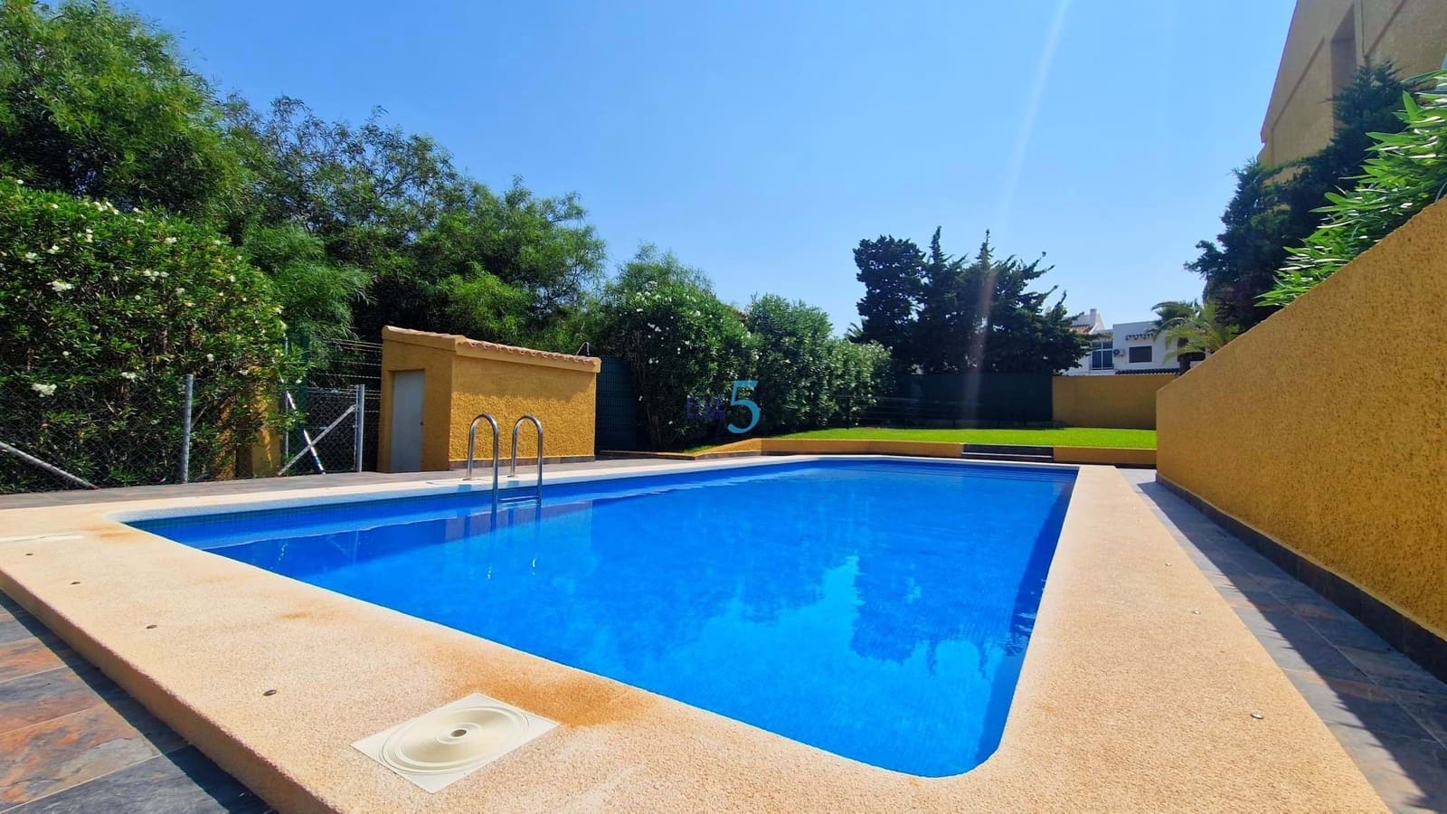 Casa de 3 habitaciones en Cabo Roig en venta con piscina garaje - 299.000 € (Ref: 9187773)