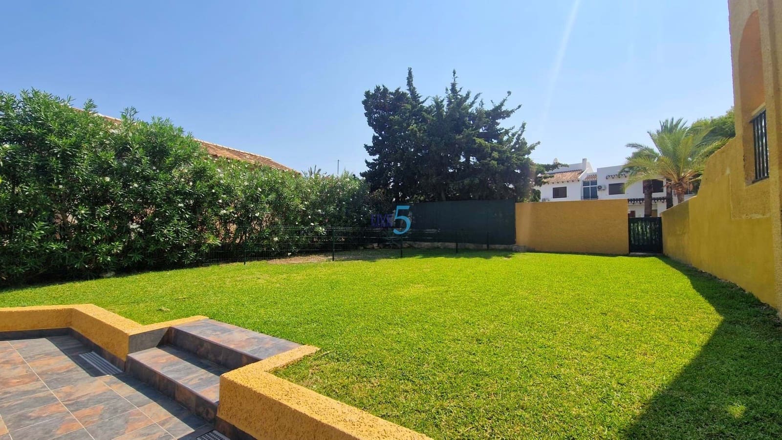 Casa de 3 habitaciones en Cabo Roig en venta con piscina garaje - 299.000 € (Ref: 9187773)