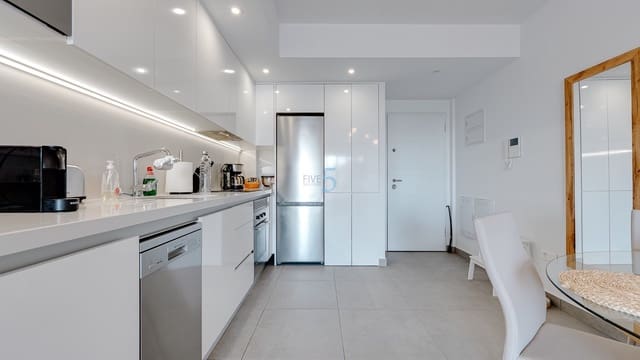 2 chambre Appartement à vendre à Villamartin, Orihuela avec piscine garage - 275 000 € (Ref: 9188847)