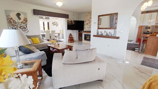 5 bedroom Villa for sale in Lomas de la Juliana, Almoradí with pool garage - € 685,000 (Ref: 9191789)