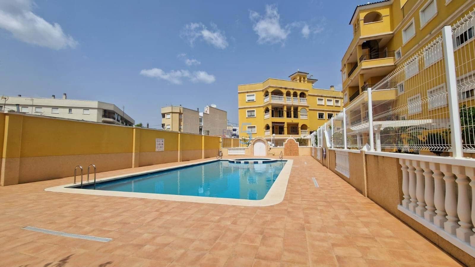 2 soverom Leilighet til salgs i Almoradi med svømmebasseng garasje - € 120 000 (Ref: 9196797)