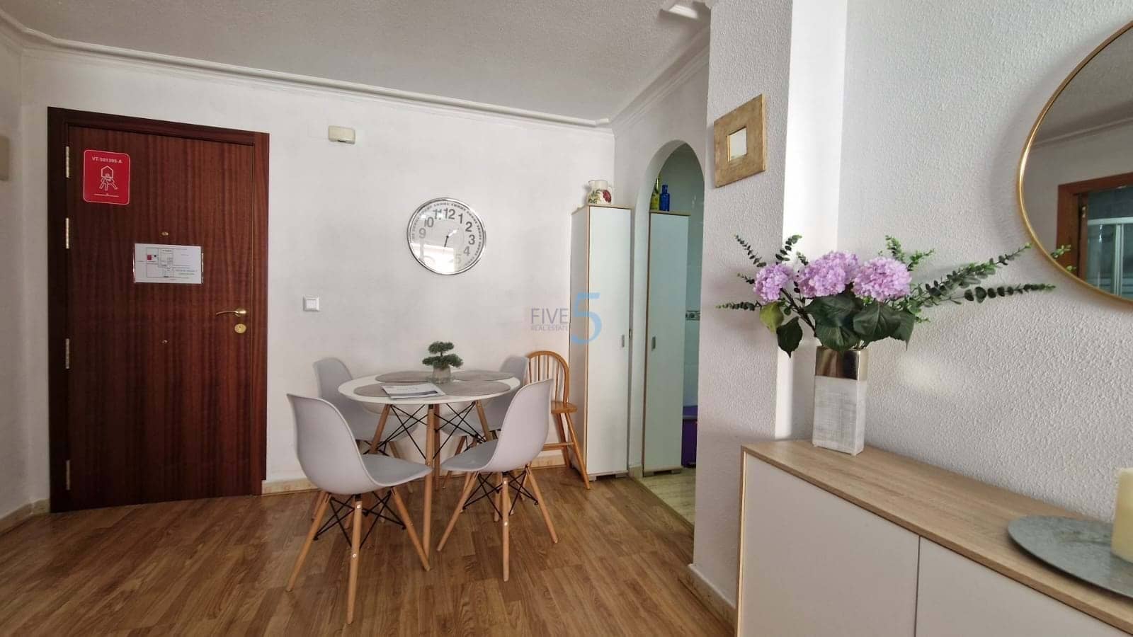 Apartamento de 2 habitaciones en Torrevieja en venta - 162.500 € (Ref: 9199962)