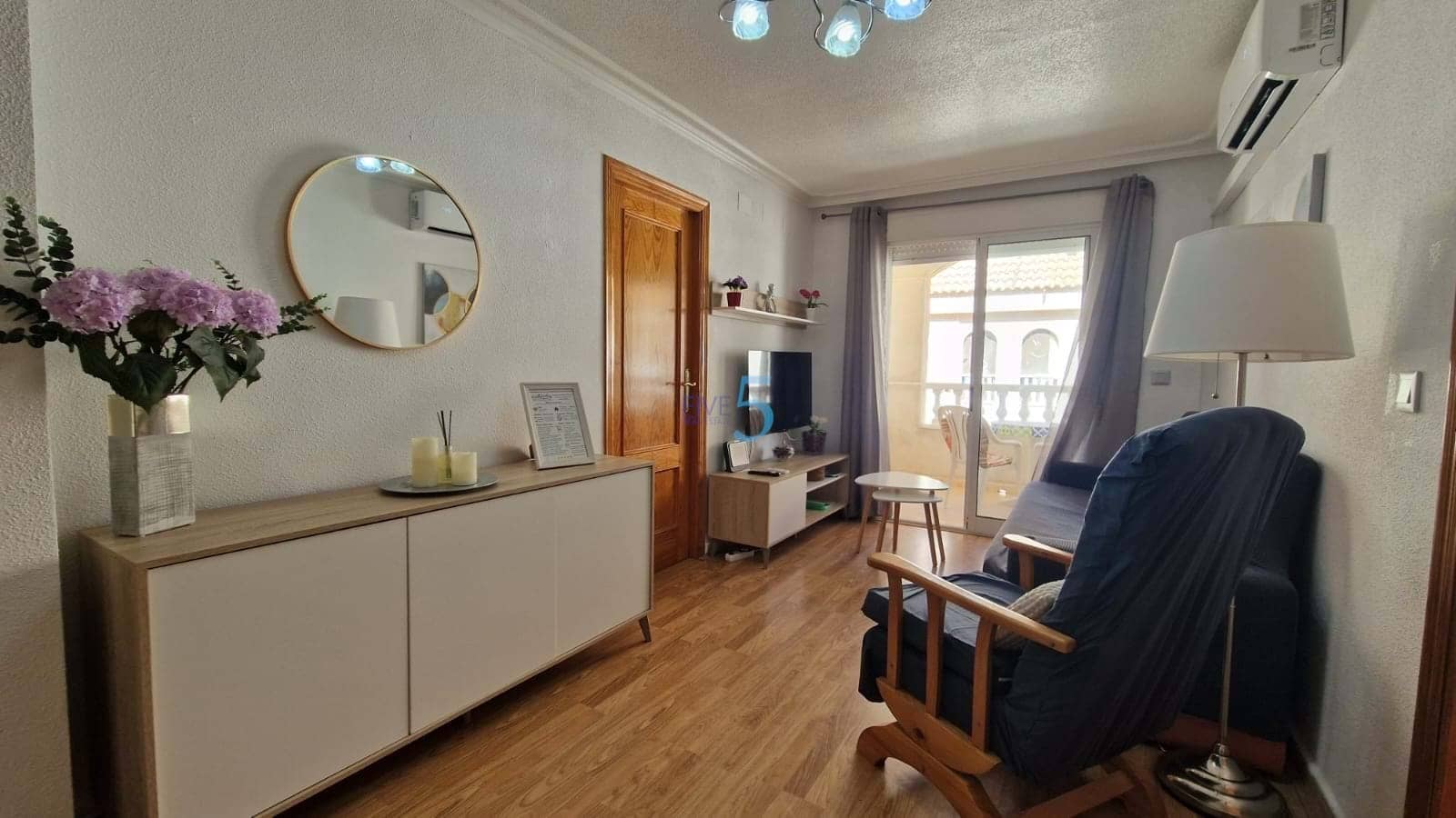 Apartamento de 2 habitaciones en Torrevieja en venta - 162.500 € (Ref: 9199962)