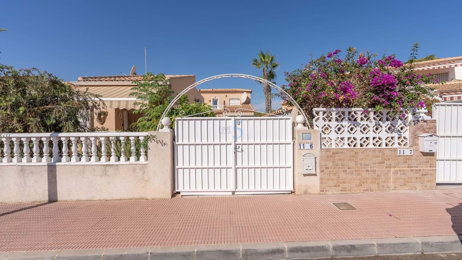 3 chambre Villa/Maison Semi-Mitoyenne à vendre à Ciudad Quesada avec piscine - 239 995 € (Ref: 9201567)