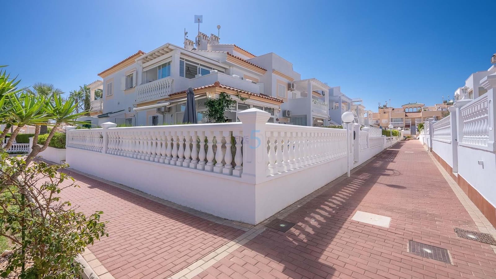 3 soverom Hus til salgs i Playa Flamenca med svømmebasseng garasje - € 319 900 (Ref: 9201568)
