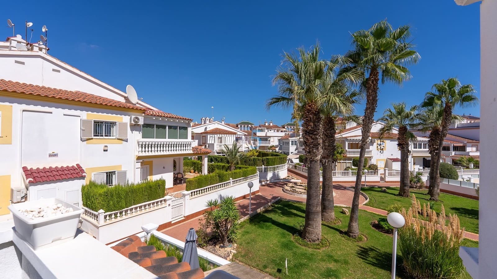 3 soverom Hus til salgs i Playa Flamenca med svømmebasseng garasje - € 319 900 (Ref: 9201568)
