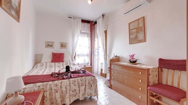 Apartamento de 3 habitaciones en Torrevieja en venta - 179.000 € (Ref: 9209297)