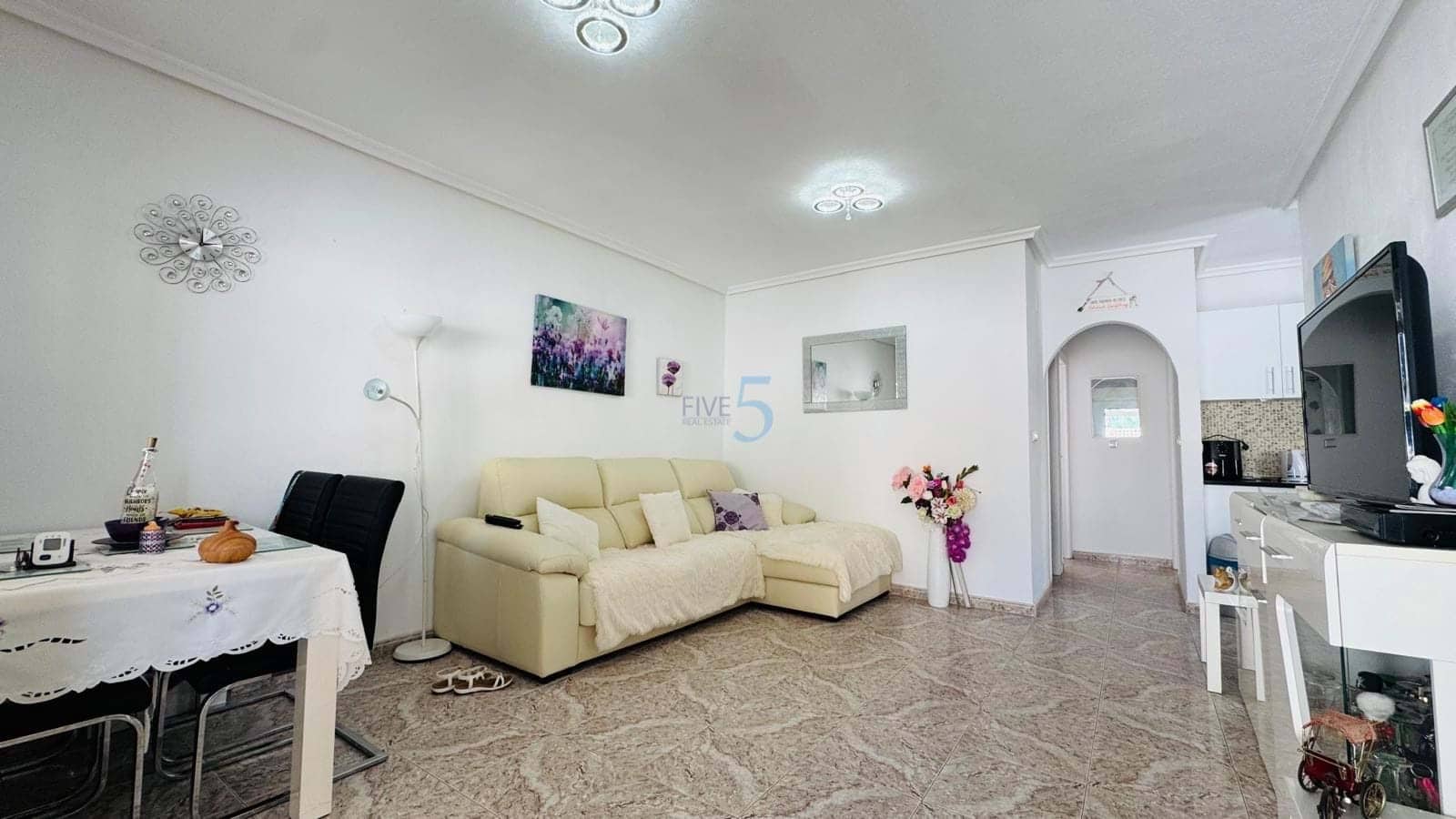 4 chambre Villa/Maison à vendre à Villamartin avec piscine garage - 299 999 € (Ref: 9211342)