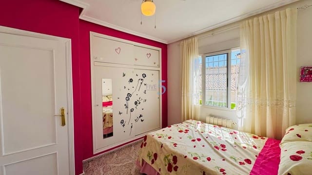 4 chambre Villa/Maison à vendre à Villamartin, Orihuela avec piscine garage - 299 999 € (Ref: 9211342)