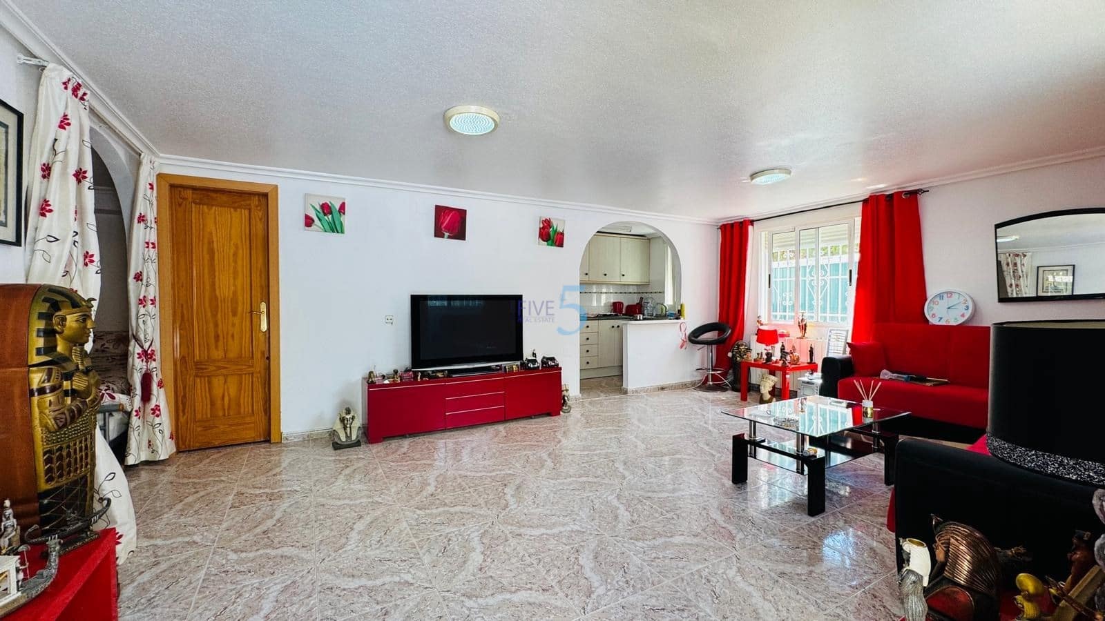 4 chambre Villa/Maison à vendre à Villamartin avec piscine garage - 299 999 € (Ref: 9211342)