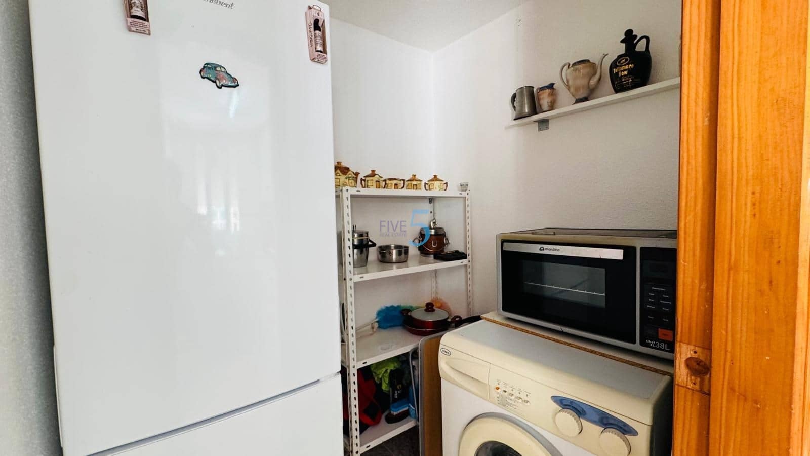 4 chambre Villa/Maison à vendre à Villamartin avec piscine garage - 299 999 € (Ref: 9211342)