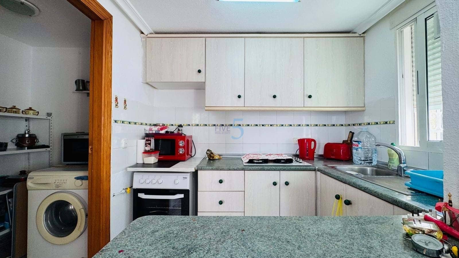 4 chambre Villa/Maison à vendre à Villamartin avec piscine garage - 299 999 € (Ref: 9211342)