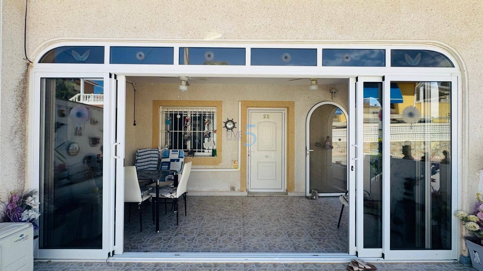 4 chambre Villa/Maison à vendre à Villamartin avec piscine garage - 299 999 € (Ref: 9211342)