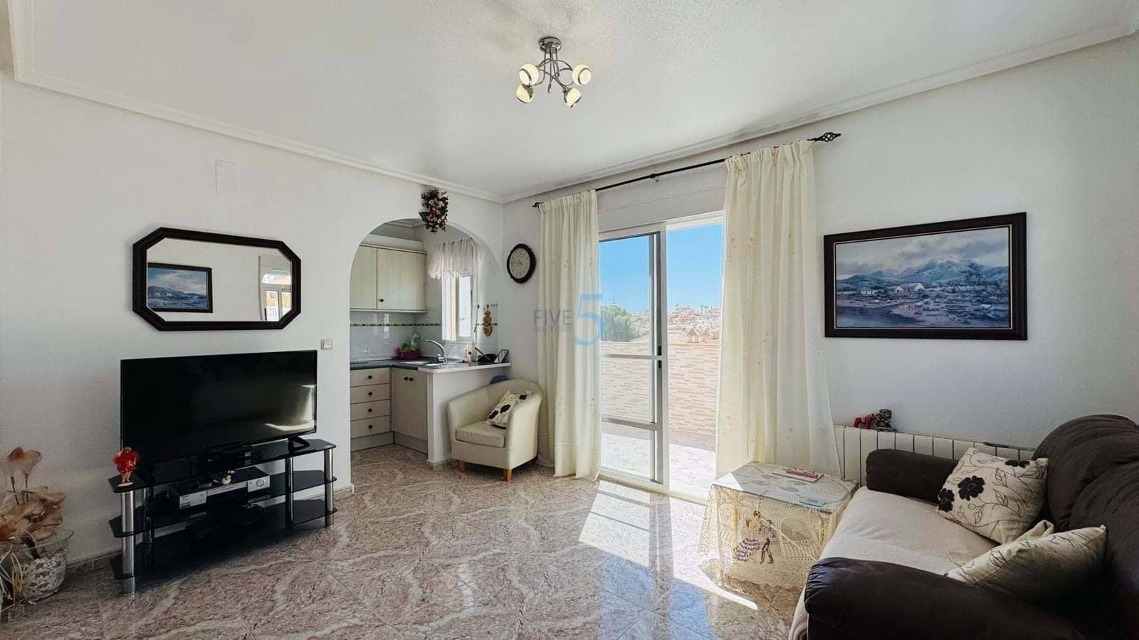 4 chambre Villa/Maison à vendre à Villamartin avec piscine garage - 299 999 € (Ref: 9211342)