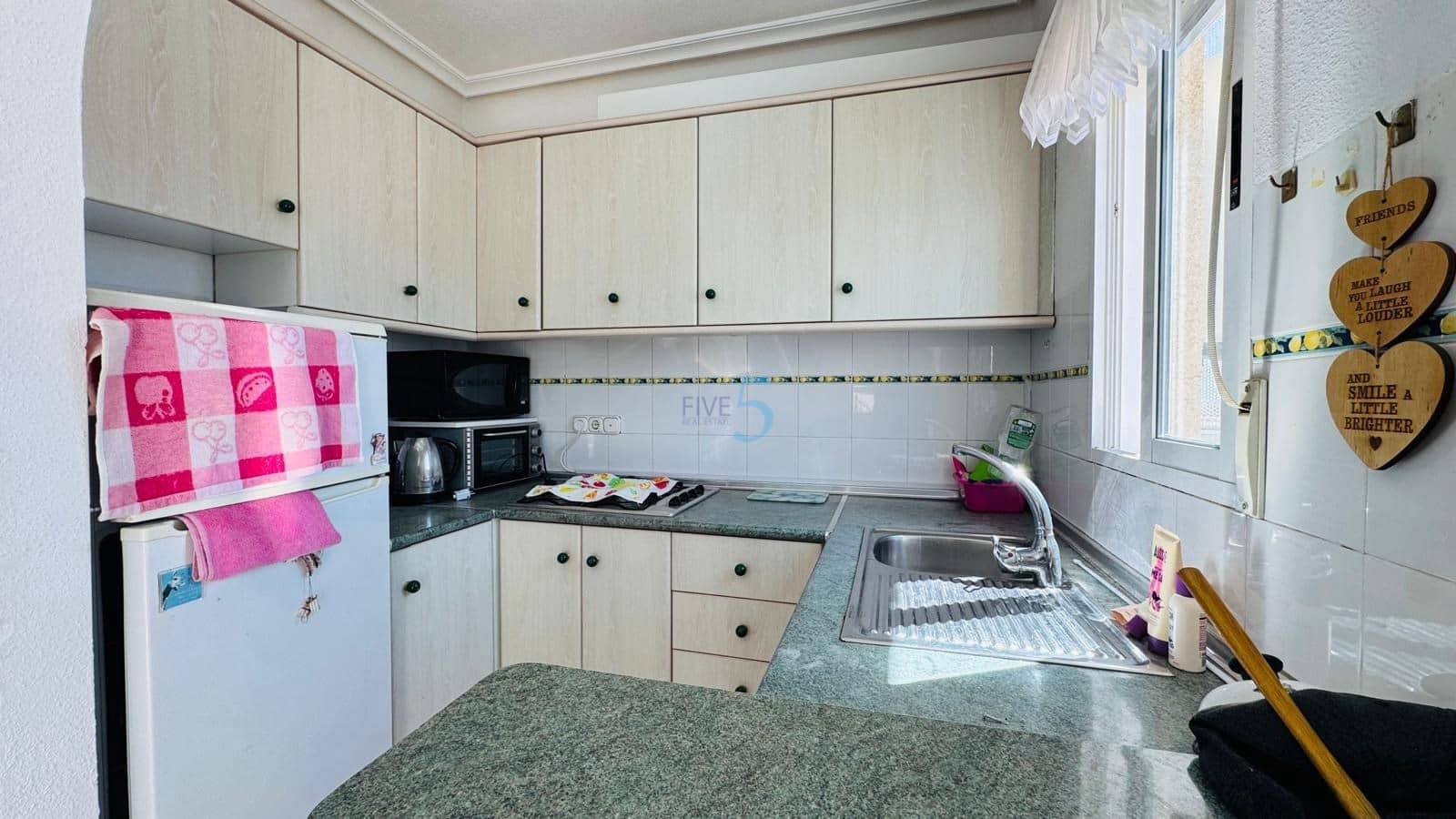 4 chambre Villa/Maison à vendre à Villamartin avec piscine garage - 299 999 € (Ref: 9211342)