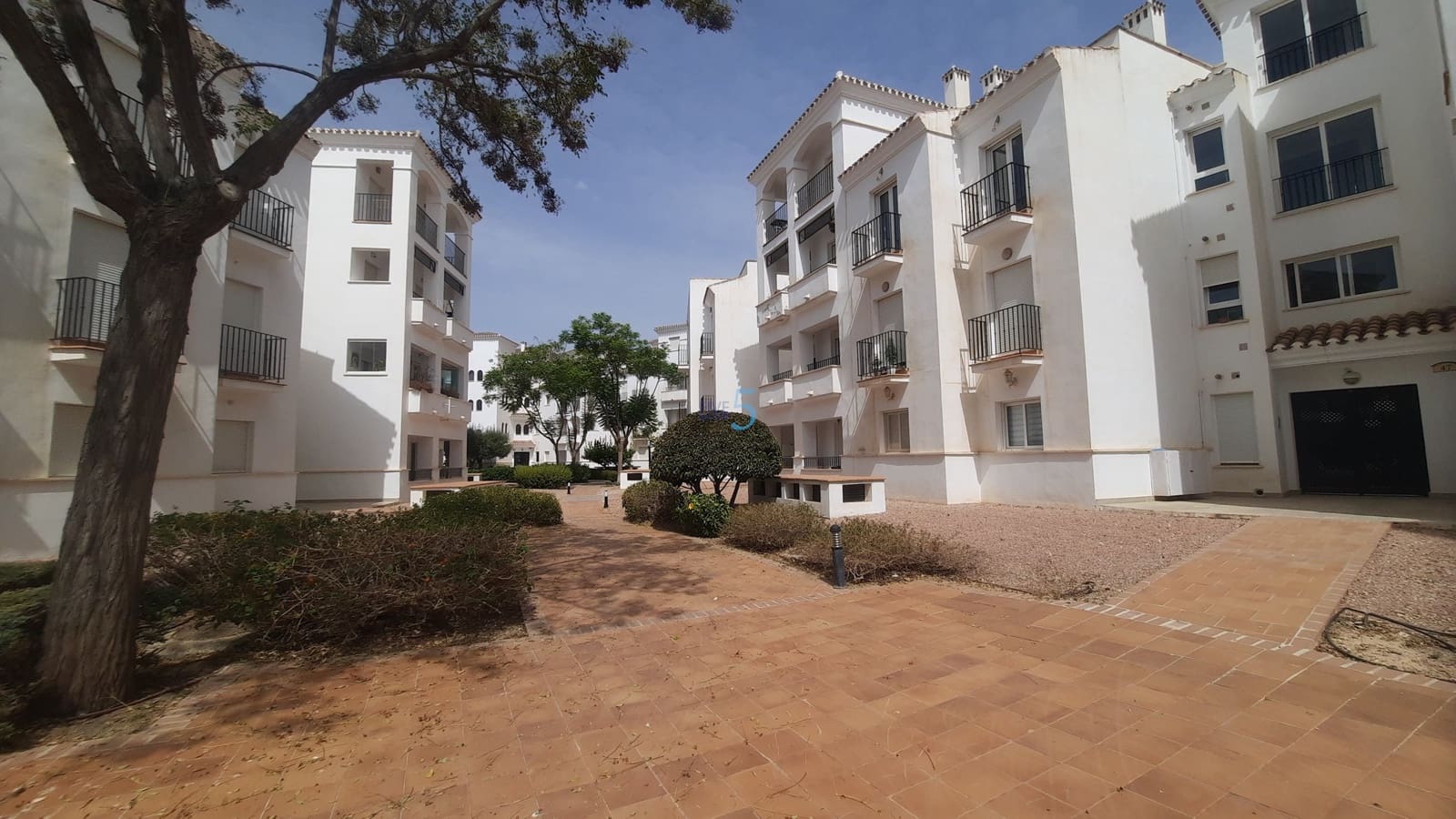 2 soveværelse Lejlighed til salg i La Torre Golf Resort med swimmingpool garage - € 139.000 (Ref: 9216335)