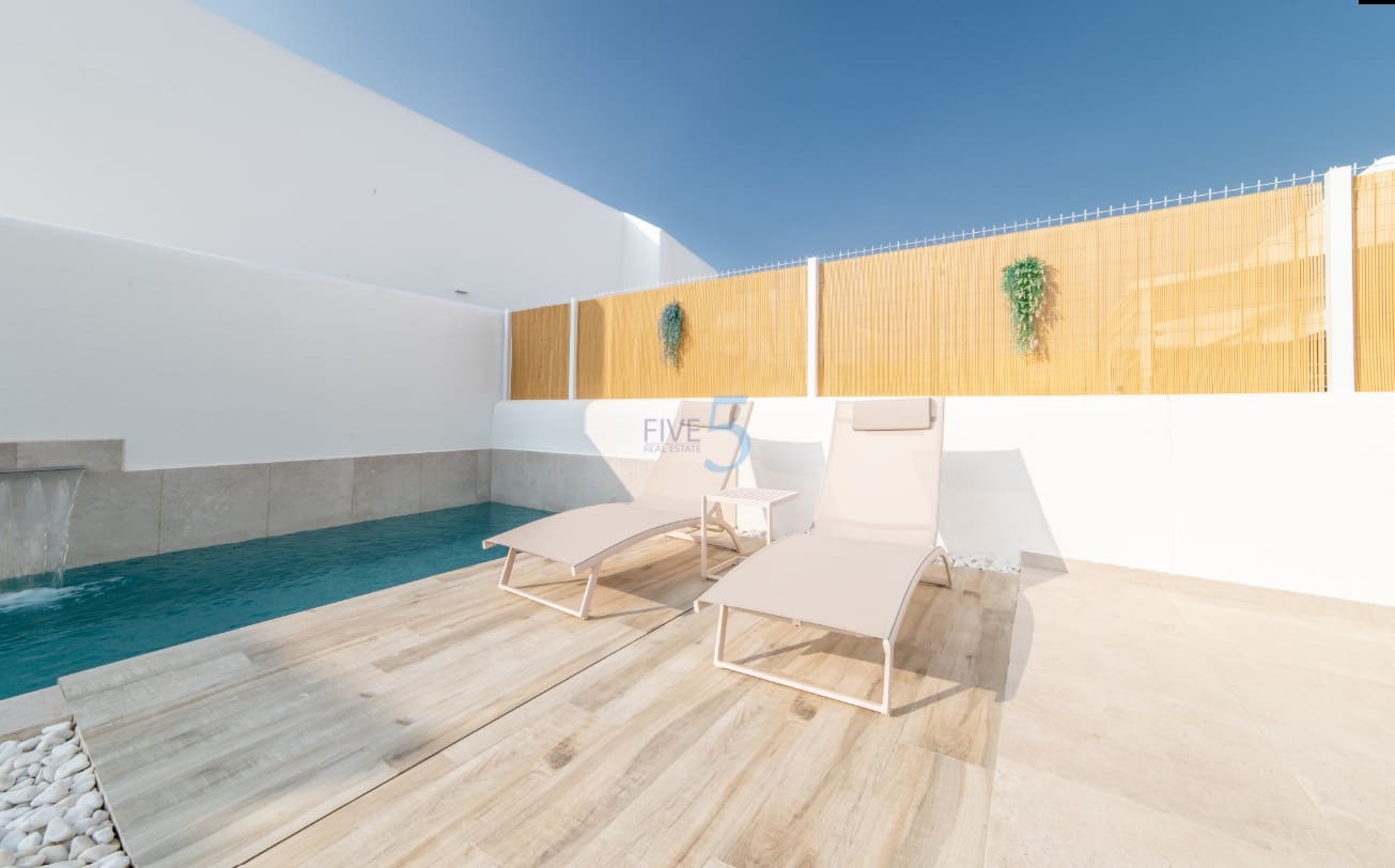 Chalet de 3 habitaciones en San Fulgencio en venta con piscina - 357.000 € (Ref: 9216922)