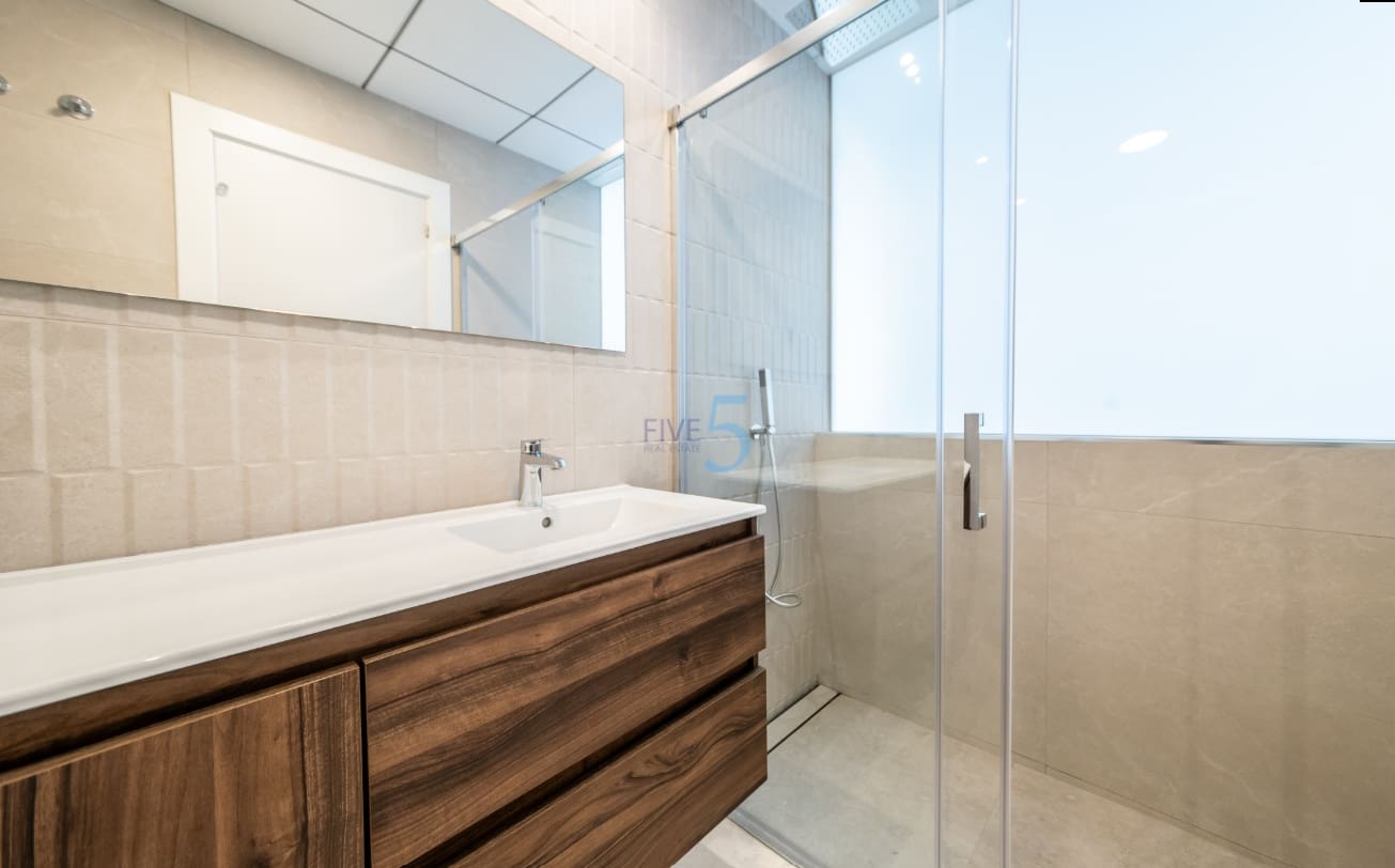 Chalet de 3 habitaciones en San Fulgencio en venta con piscina - 357.000 € (Ref: 9216922)