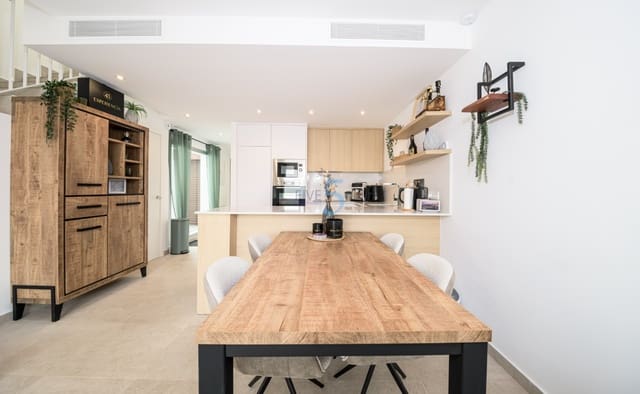 Chalet de 3 habitaciones en San Fulgencio en venta con piscina - 357.000 € (Ref: 9216922)