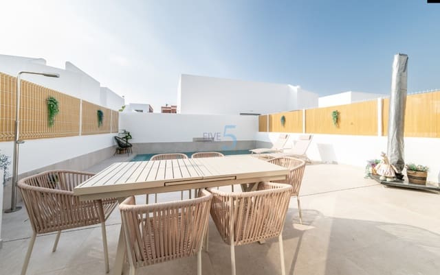 Chalet de 3 habitaciones en San Fulgencio en venta con piscina - 357.000 € (Ref: 9216922)