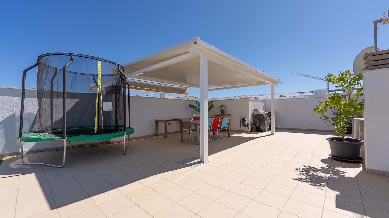 Chalet de 3 habitaciones en San Pedro del Pinatar en venta con piscina - 329.000 € (Ref: 9217796)