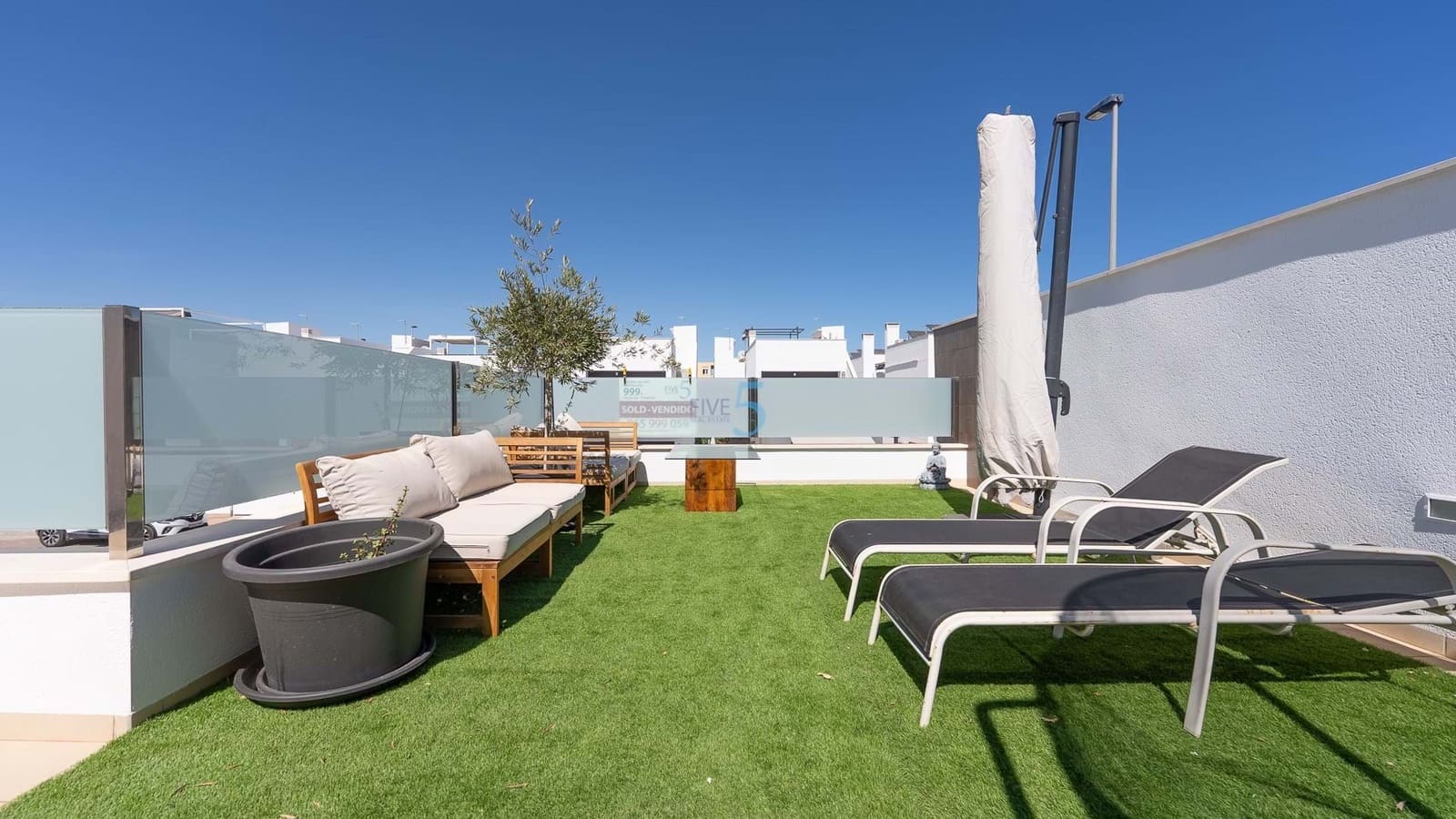 Chalet de 3 habitaciones en San Pedro del Pinatar en venta con piscina - 329.000 € (Ref: 9217796)