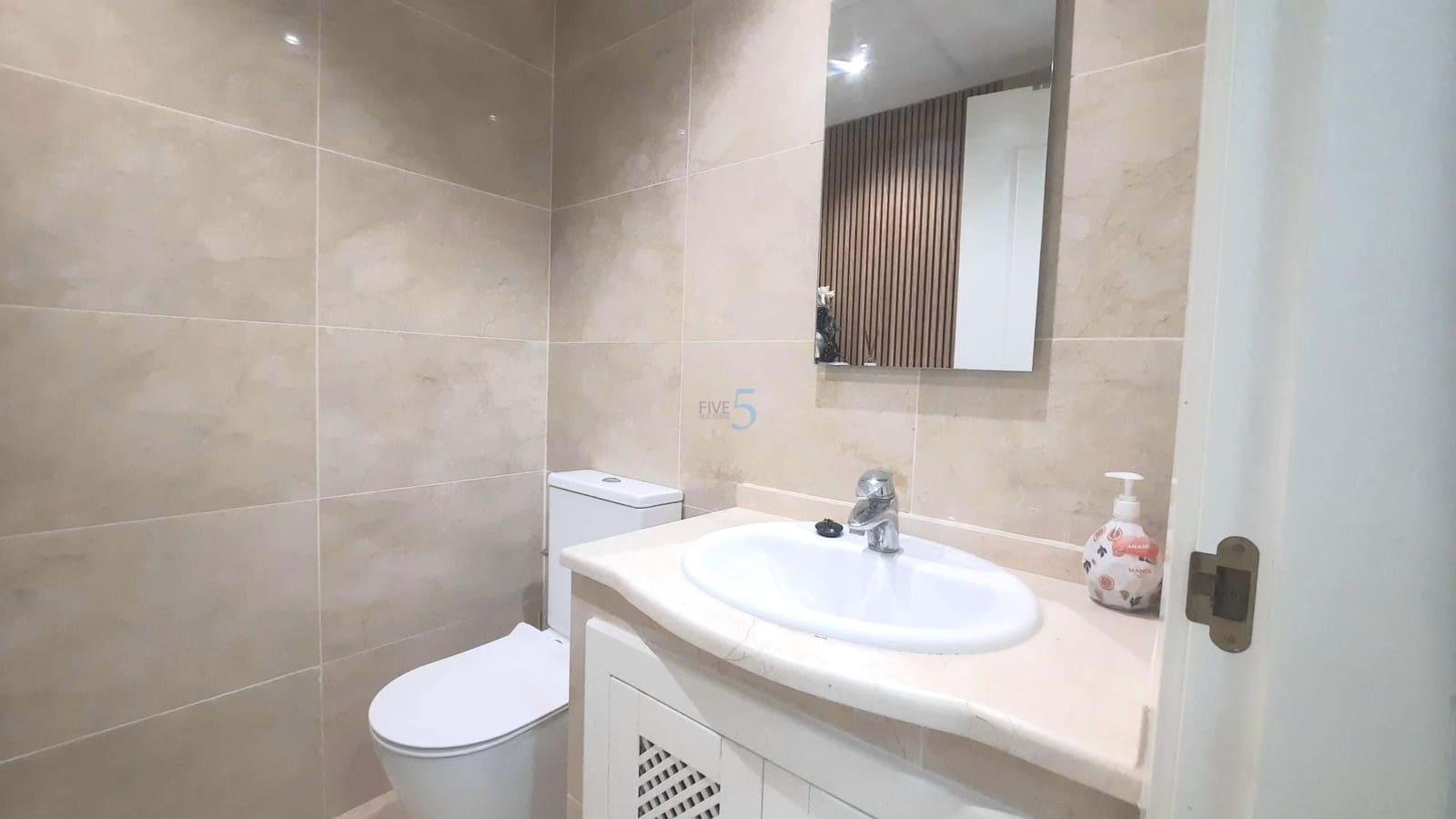 2 soverom Leilighet til salgs i Roda med svømmebasseng garasje - € 175 000 (Ref: 9217797)