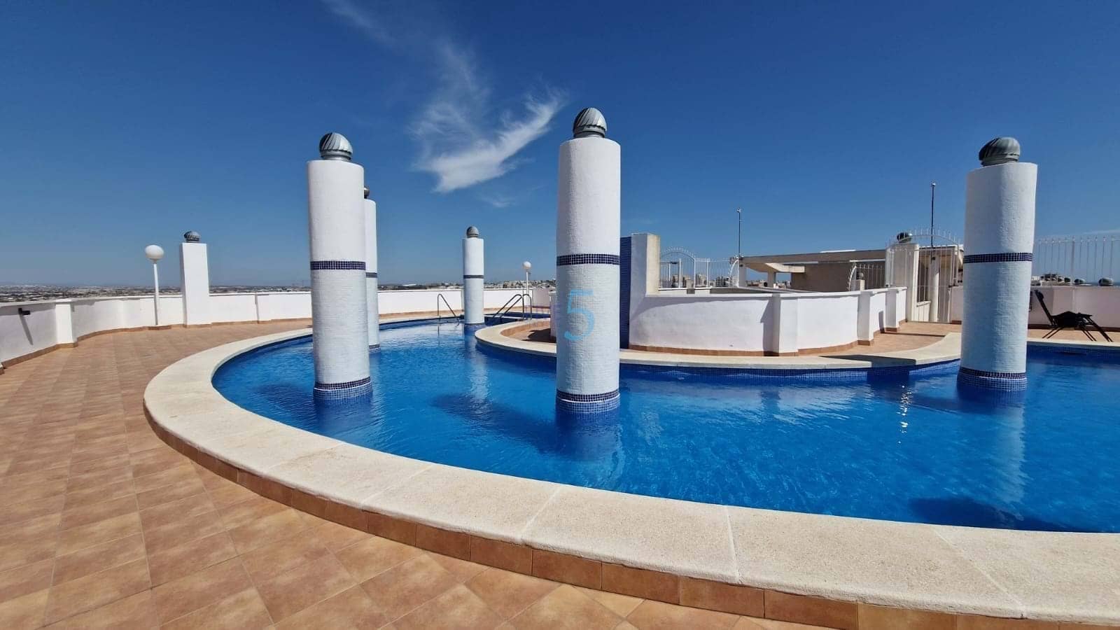 2 soverom Leilighet til salgs i Torrevieja med garasje - € 155 000 (Ref: 9219320)