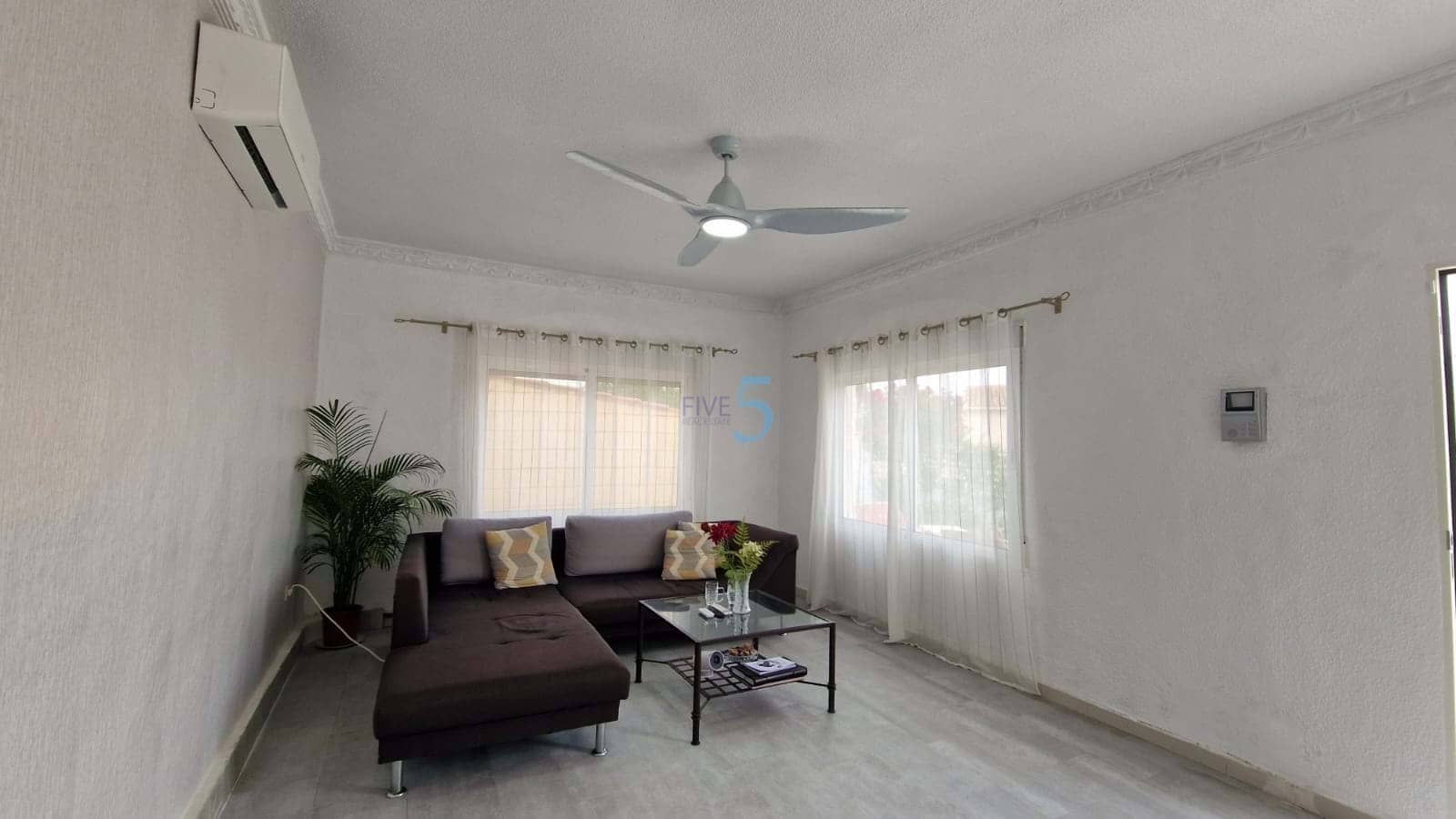 5 makuuhuone Huvila myytävänä paikassa Ciudad Quesada mukana uima-altaan 
autotalli - 475 000 € (Ref: 9219599)