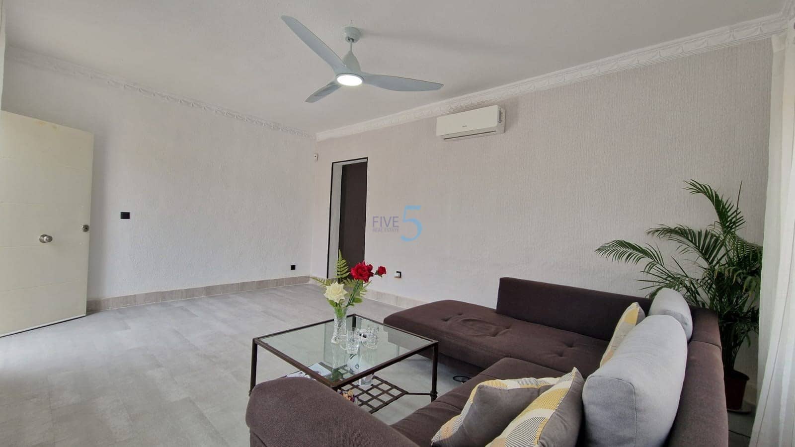 5 makuuhuone Huvila myytävänä paikassa Ciudad Quesada mukana uima-altaan 
autotalli - 475 000 € (Ref: 9219599)