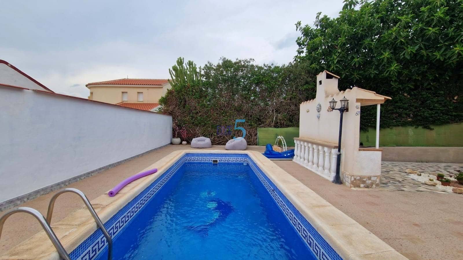 5 makuuhuone Huvila myytävänä paikassa Ciudad Quesada mukana uima-altaan 
autotalli - 475 000 € (Ref: 9219599)