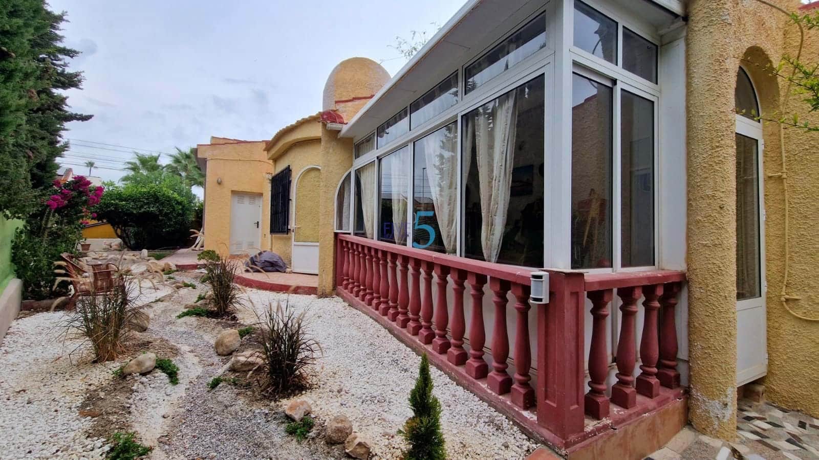 5 makuuhuone Huvila myytävänä paikassa Ciudad Quesada mukana uima-altaan 
autotalli - 475 000 € (Ref: 9219599)