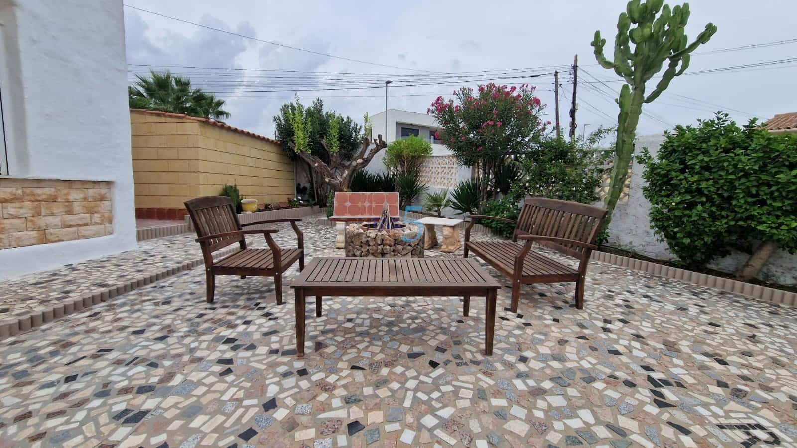 5 makuuhuone Huvila myytävänä paikassa Ciudad Quesada mukana uima-altaan 
autotalli - 475 000 € (Ref: 9219599)