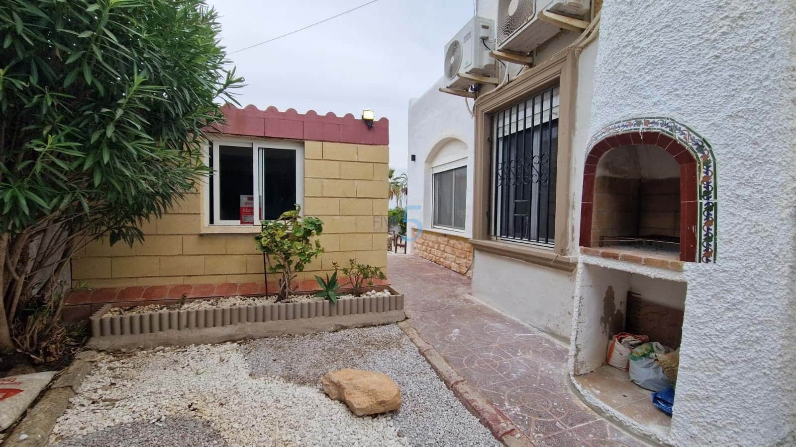 5 makuuhuone Huvila myytävänä paikassa Ciudad Quesada mukana uima-altaan 
autotalli - 475 000 € (Ref: 9219599)