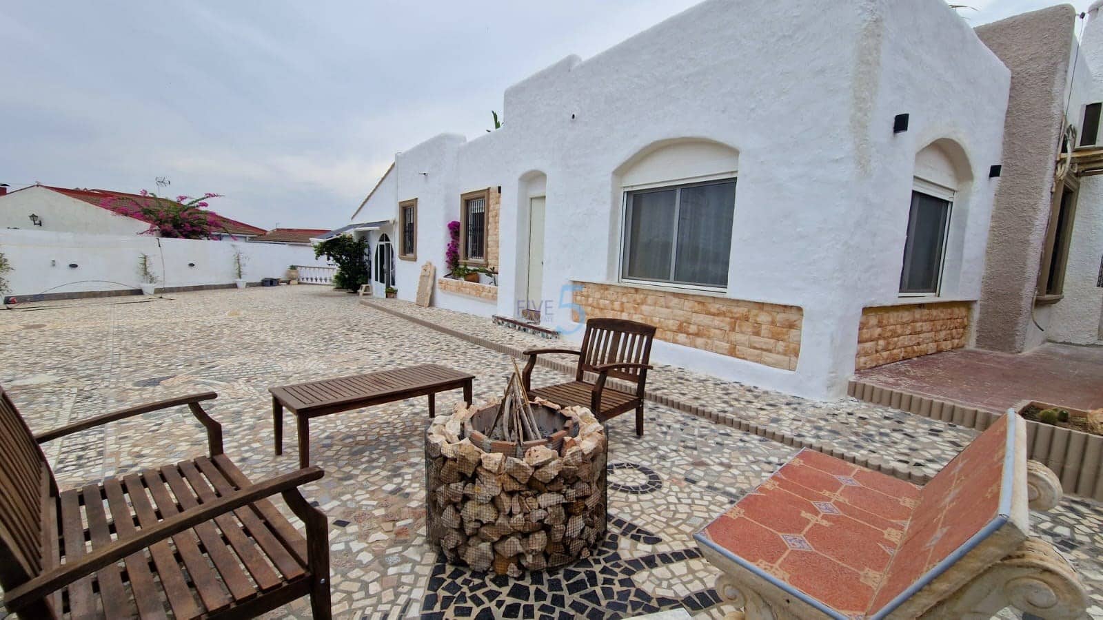 5 makuuhuone Huvila myytävänä paikassa Ciudad Quesada mukana uima-altaan 
autotalli - 475 000 € (Ref: 9219599)