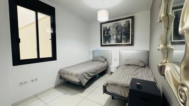 Apartamento de 2 habitaciones en Villamartin, Orihuela en venta con piscina garaje - 269.000 € (Ref: 9227178)