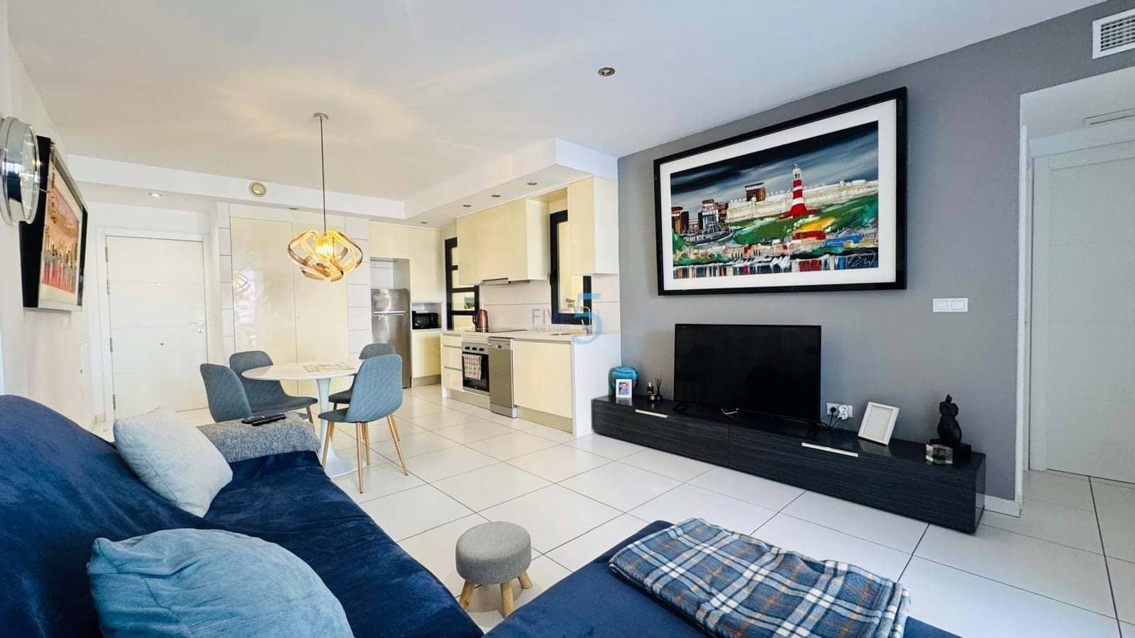 Apartamento de 2 habitaciones en Villamartin en venta con piscina garaje - 269.000 € (Ref: 9227178)