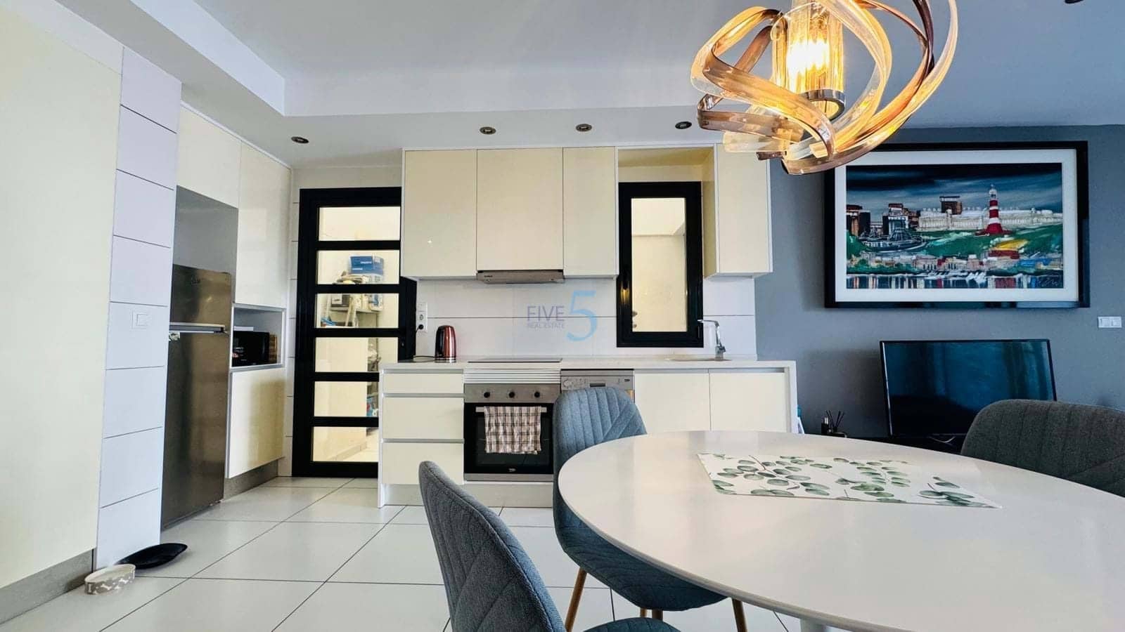 Apartamento de 2 habitaciones en Villamartin en venta con piscina garaje - 269.000 € (Ref: 9227178)