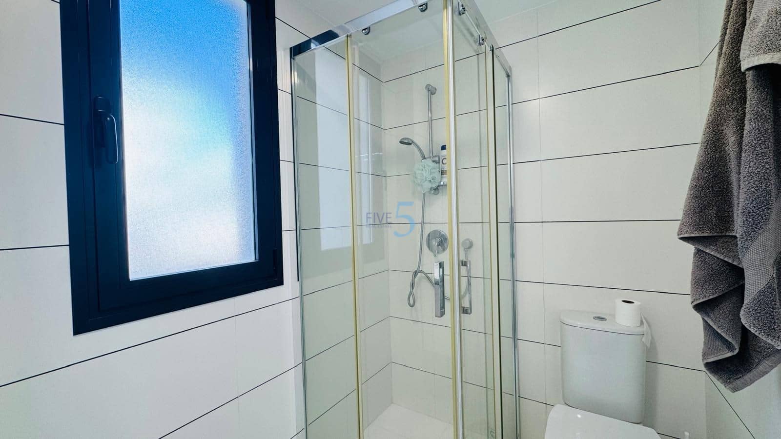 Apartamento de 2 habitaciones en Villamartin en venta con piscina garaje - 269.000 € (Ref: 9227178)