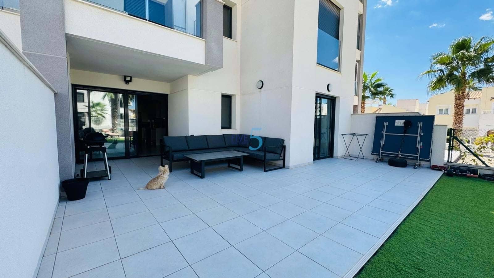 Apartamento de 2 habitaciones en Villamartin en venta con piscina garaje - 269.000 € (Ref: 9227178)