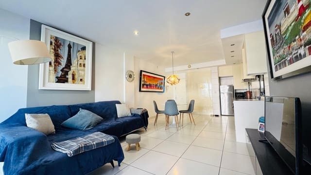 Apartamento de 2 habitaciones en Villamartin, Orihuela en venta con piscina garaje - 269.000 € (Ref: 9227178)