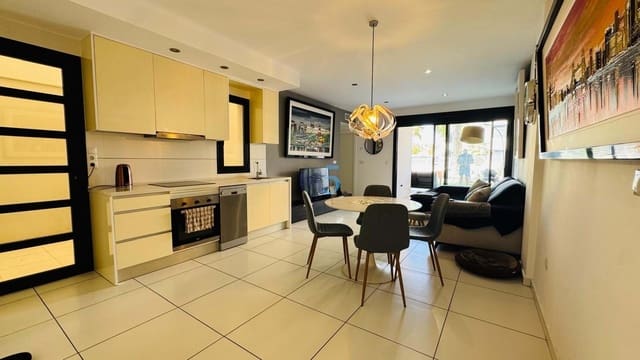 Apartamento de 2 habitaciones en Villamartin, Orihuela en venta con piscina garaje - 269.000 € (Ref: 9227178)