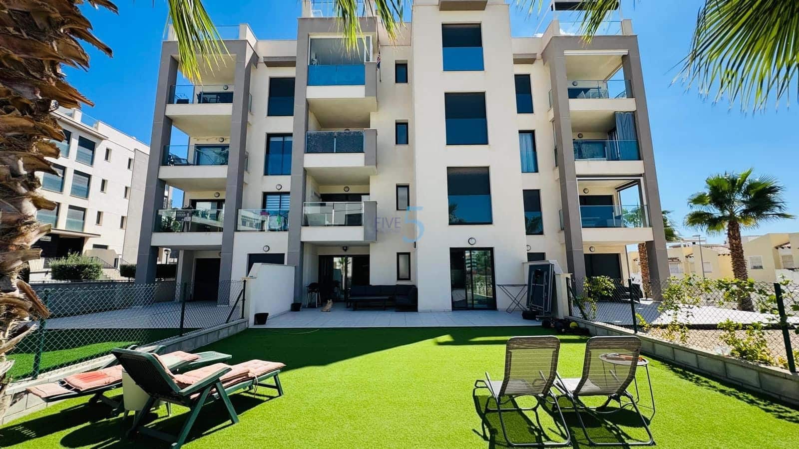 Apartamento de 2 habitaciones en Villamartin en venta con piscina garaje - 269.000 € (Ref: 9227178)